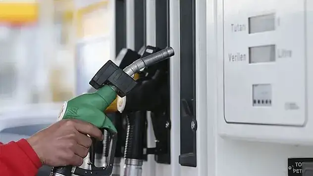 Benzine zam bekleniyor