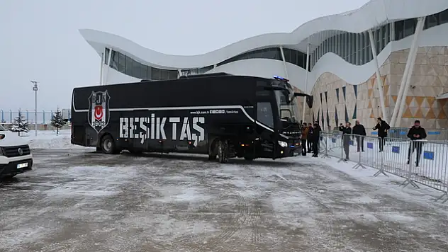 Beşiktaş'ın saat isteğine Ömer Erdoğan'dan veto geldi