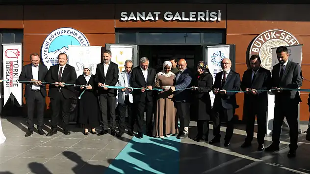 'Bi' Dünya Sanat' Sergisi Kayseri'de açıldı