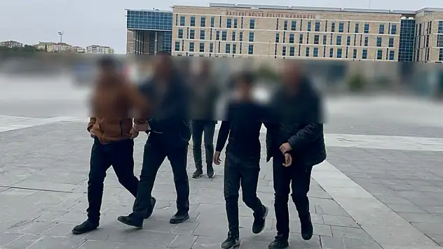 Bıçaklı kavgada bir çocuk öldü, şüpheliler adliyede
