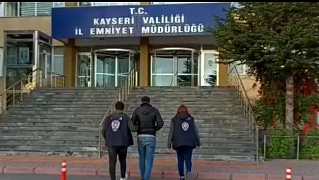Bin 28 kişiye ait kişisel verileri, 3'üncü şahıslara sattılar