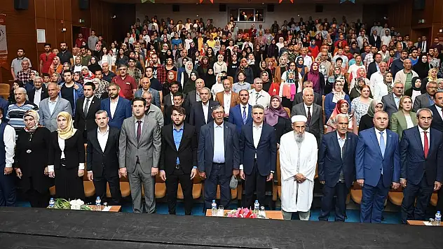'Biz Vatanı Kutsal, Vatan Sevgisini İmandan Biliriz'