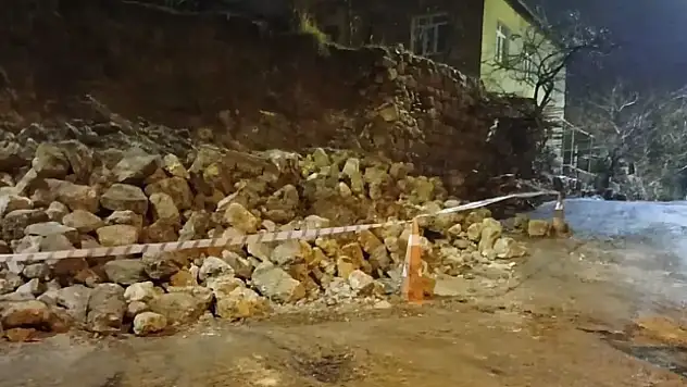 Bünyan'da yağış sonrası heyelan meydana geldi