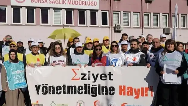 Bursa'da sağlık çalışanları iş bıraktı