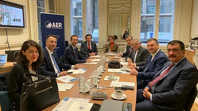 BÜYÜKKILIÇ, AVRUPA'NIN BAŞKENTİNDE BARIŞ PINARI'NI ANLATTI