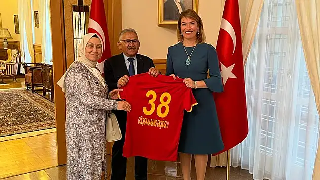 BÜYÜKKILIÇ BAŞKANLIĞINDAKİ KAYSERİ HEYETİ MACARİSTAN'DA