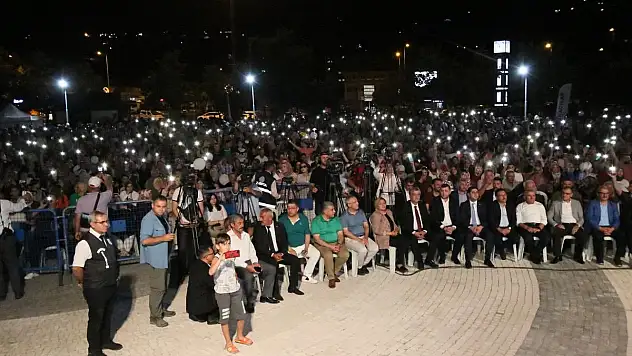 BÜYÜKKILIÇ'DAN BAŞKAN ÖZDOĞAN'A HİZMET İÇİN AÇIK ÇEK