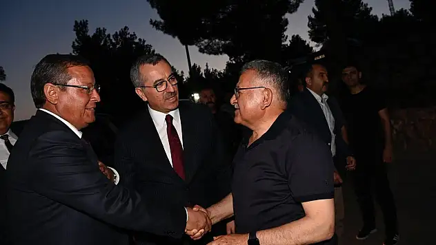 BÜYÜKKILIÇ, KAHRAMANMARAŞ'TAN ÖDÜLLE DÖNDÜ