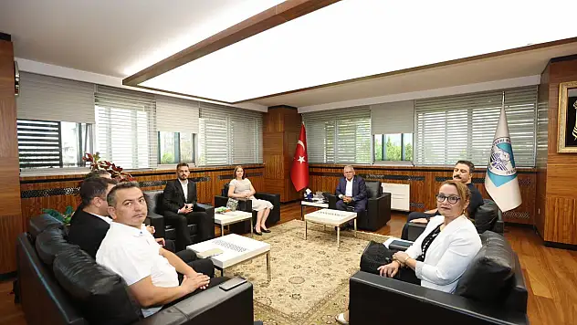 Büyükkılıç'tan Bilişim akademisi'ne destek
