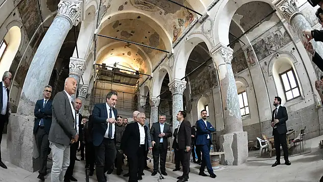 Büyükkılıç'tan tarihi kiliseye meclis ziyareti