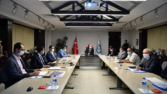BÜYÜKKILIÇ'TAN 'YATIRIM' TOPLANTISI