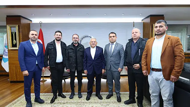 Büyükkılıç'tan yoğun istişare trafiği