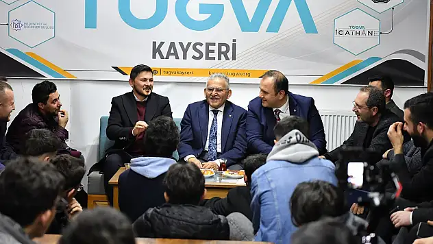 Büyükkılıç, TÜGVA'lı gençlerle buluştu
