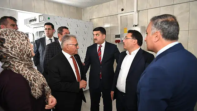 BÜYÜKKILIÇ VE ÇİÇEK, KADIN KOOPERATİFİ'Nİ ZİYARET ETTİ