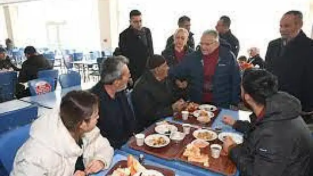 BÜYÜKKILIÇ VE YILDIZ'DAN DEPREMZEDELERE ZİYARET