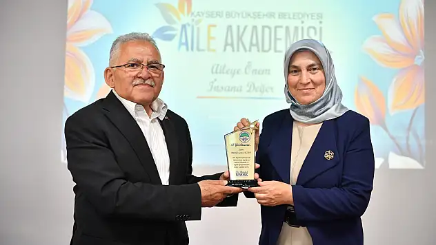 Büyükşehir Aile Akademisi 2025'te Binlerce Aileye Destek Sağladı