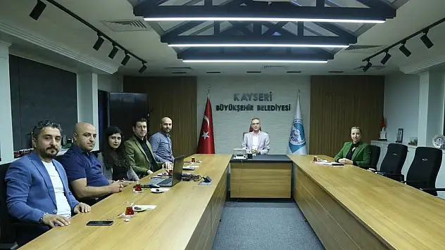 Büyükşehir Belediyesi'nde 'deprem' toplantısı gerçekleştirildi.