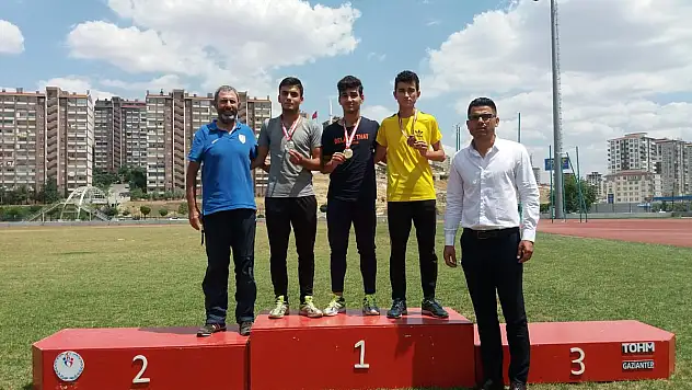 BÜYÜKŞEHİR BELEDİYESPORLU ATLETLER BAŞARIDA HIZ KESMİYOR