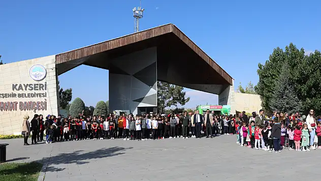 BÜYÜKŞEHİR, ÇOCUKLARA HAYVAN SEVGİSİNİ AŞILADI