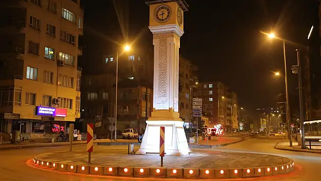 BÜYÜKŞEHİR'DEN BULVARLARA ESTETİK DOKUNUŞ