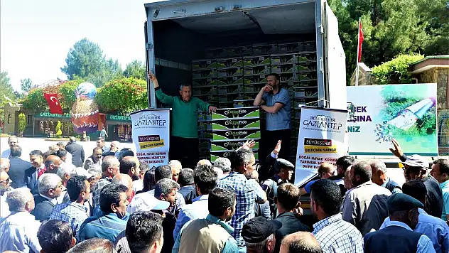 BÜYÜKŞEHİR'DEN ÇİFTÇİLERE DESTEK
