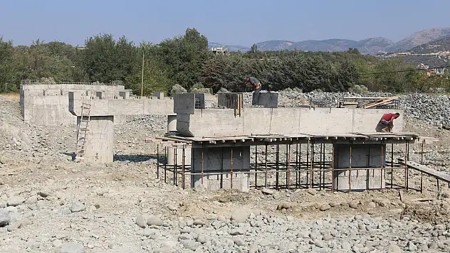 Büyükşehir'den Hatay'a 23. Köprü