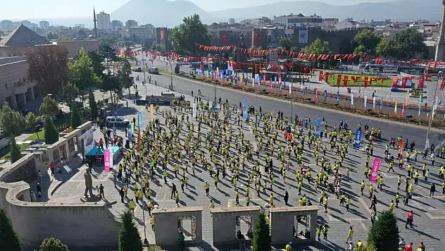 BÜYÜKŞEHİR'DEN 'İKİNCİ YARI MARATON' GELİYOR