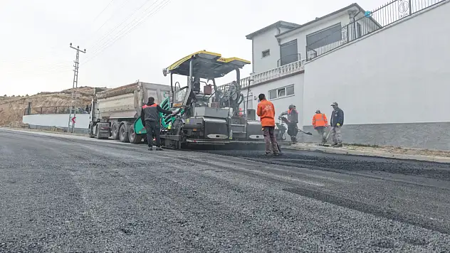 Büyükşehir'den Küpeli mahallesi'ne 5 Bin 300 ton sıcak asfalt