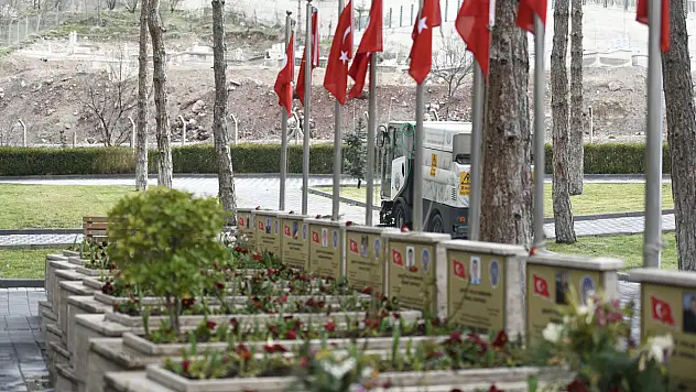 Büyükşehir'den mezarlıklarda bayram hazırlığı