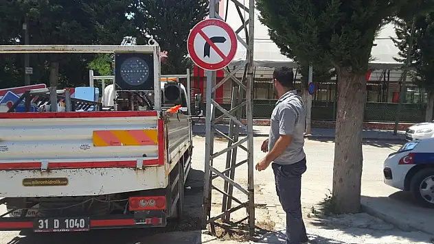 BÜYÜKŞEHİR'DEN TRAFİĞİ RAHATLATACAK ÇALIŞMALAR