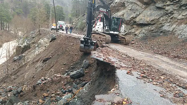 Büyükşehir'den Yahyalı'da Sel Seferberliği
