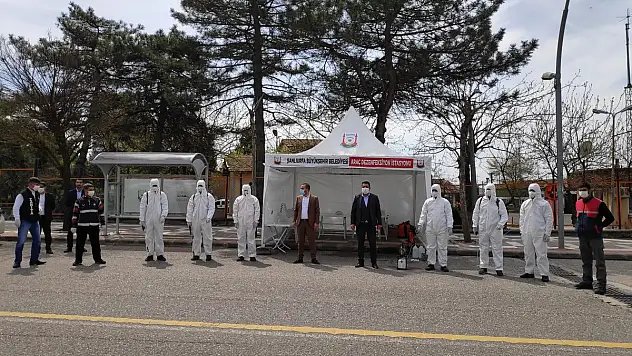 BÜYÜKŞEHİR İLÇELERE DEZENFEKTE İSTASYONLARI KURUYOR