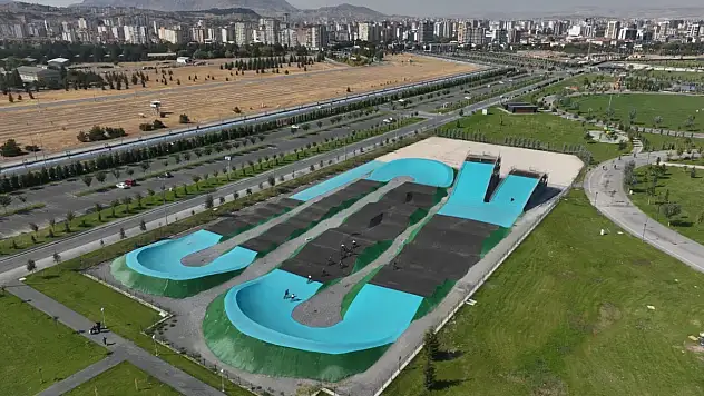 Büyükşehir'in BMX Parkuru Gençleri Büyülüyor