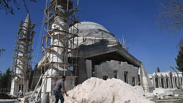 BÜYÜKŞEHİR'İN EYÜPNEBİ'DEKİ CAMİİ İNŞAATI DEVAM EDİYOR