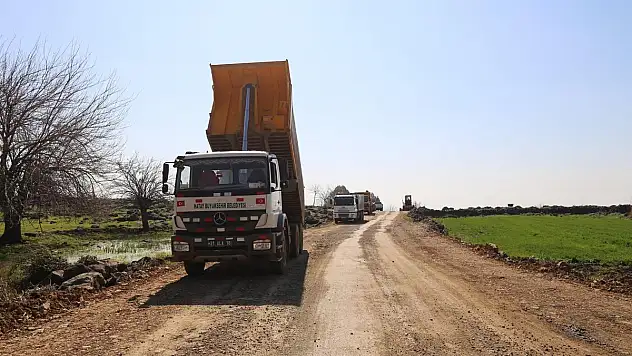 BÜYÜKŞEHİR'İN YOL BAKIM VE ONARIM ÇALIŞMALARI SÜRÜYOR