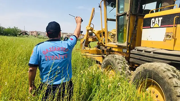BÜYÜKŞEHİR İTFAİYESİ'NDEN ARAZİ YANGINLARINA KARŞI ÖNLEM