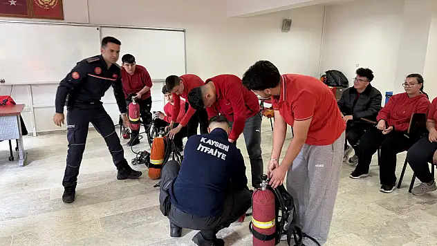 Büyükşehir İtfaiyesinden öğrencilere mesleki eğitim