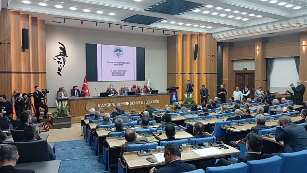 Büyükşehir meclisinde 57 gündem maddesi karara bağlandı