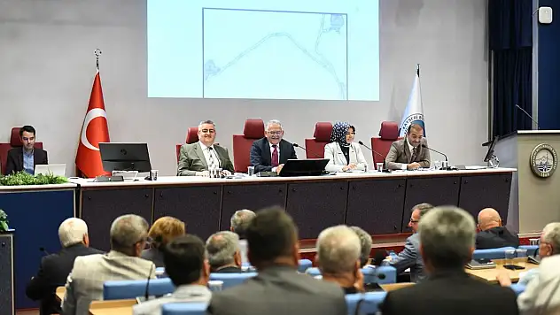 Büyükşehir meclisinde cemevi gerginliği
