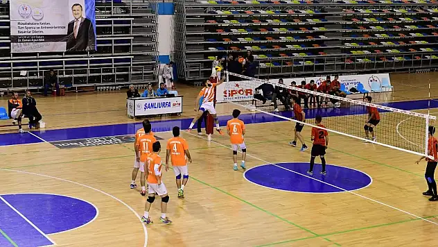 BÜYÜKŞEHİR VOLEYBOL TAKIMI, YENİ SEZON HAZIRLIKLARINA BAŞLADI