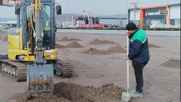 BÜYÜKŞEHİR'DEN DAHA YEŞİL BİR KENT İÇİN 81 BİN METREKARE ALANDA BAHAR HAZIRLIĞI