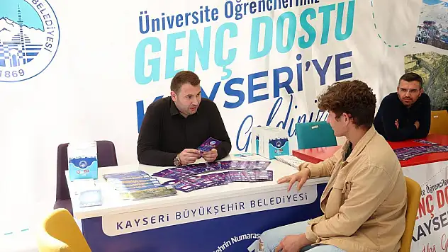 BÜYÜKŞEHİR'DEN ÜNİVERSİTE ÖĞRENCİLERİNE REHBERLİK VE DANIŞMANLIK HİZMETİ