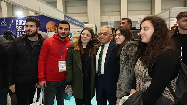 Büyükşehir'in Kayseri Kariyer Merkezi Projesi ile 5 bin 757 kişi iş buldu