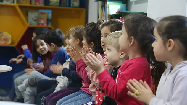 BÜYÜKŞEHİR'İN YENİ KÜTÜPHANESİNDE MİNİKLER İÇİN SURVİVOR PARKURU