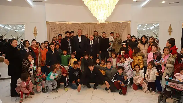 Cennet Mahallesi'nin sakinleriyle bir araya geldi
