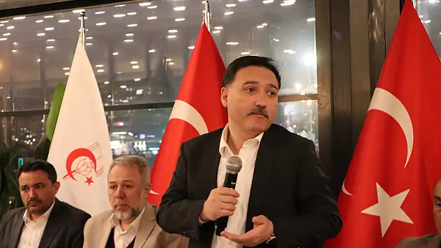 Çiçek: 'Al Bayrağımız Özgür ve Hür Bir Şekilde Dalgalanıyor'