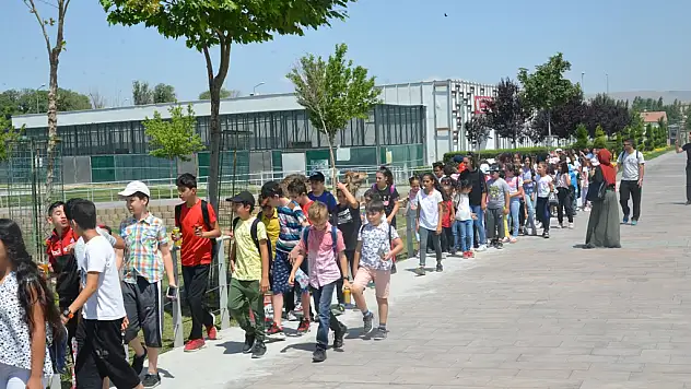 ÇOCUK MECLİSİ HAYVANAT BAHCESİNDE