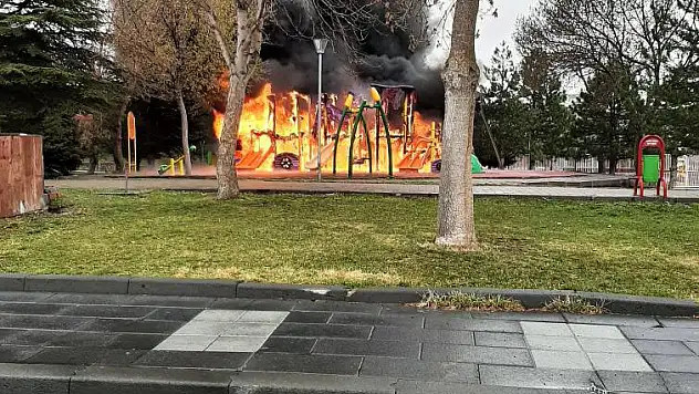 ÇOCUK PARKI YANDI
