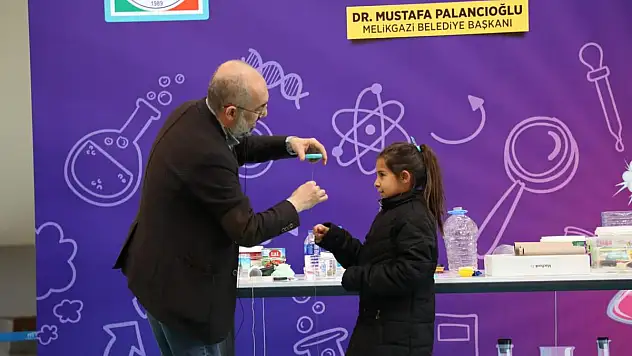 Çocuklar 'Mucit Amca' Bilimi Keşfe Çıktı