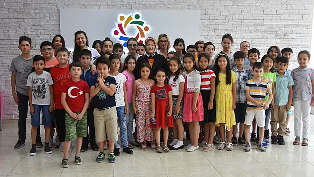 ÇOCUKLAR YAZ KURSLARIYLA EĞLENİRKEN ÖĞRENİYORLAR